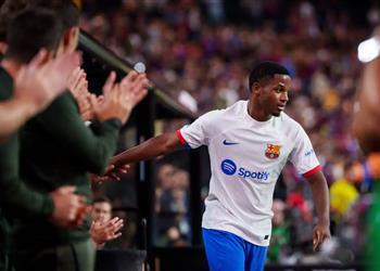 بعد اهتمام ليفربول وتوتنهام برشلونة يضع شرط ا لرحيل أنسو فاتي