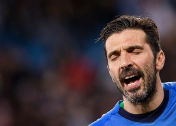 رسمي ا بوفون يعلن انضمامه لمنتخب إيطاليا بعد أيام من اعتزاله