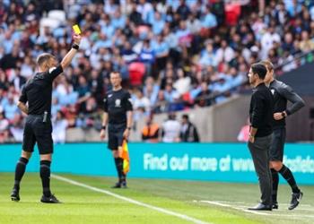 كاراجر ينتقد أرتيتا بعد حصوله على إنذار في مباراة آرسنال ومانشستر سيتي