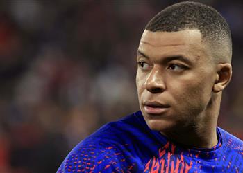 باريس سان جيرمان يقدم عرض ا جديد ا لـ مبابي مع بند للرحيل والأخير يرد