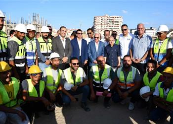 صور وزير الرياضة ومحافظ بورسعيد يتفقدان أعمال تطوير استاد بورسعيد الجديد