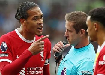 فان دايك طردي أمام نيوكاسل درس ا قاسي ا ومهاجم ليفربول يقوم بعمل لا يصدق