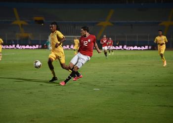 محمد حمدي يغادر معسكر منتخب مصر بسبب الإصابة