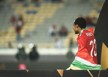 بيرسي تاو يحسم موقفه من الرحيل عن الأهلي بعد ارتباطه بالدوري الإنجليزي