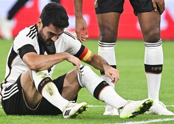 إلكاي جوندوجان يبكي ويخرج مصاب ا من مباراة ألمانيا وفرنسا