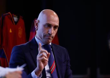 روبياليس عن أزمته الفاضحة مع لاعبة إسبانيا كنت سأفعل نفس الأمر مع فريق الرجال