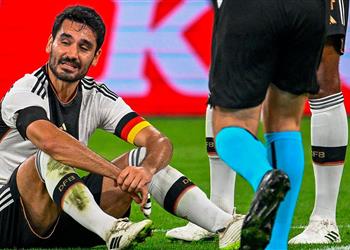 أمام أنظار برشلونة مدرب ألمانيا المؤقت يعلق على إصابة جوندوجان