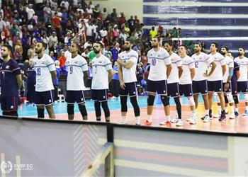 إصابة لاعب منتخب مصر أمام الجزائر في نهائي أمم إفريقيا لكرة الطائرة ونقله إلى المستشفي