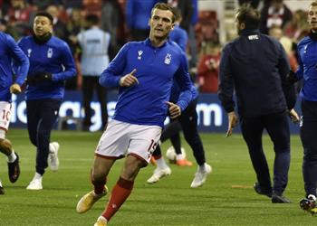 الاتحاد الإنجليزي يعلن إيقاف مدافع نوتينجهام 5 أشهر