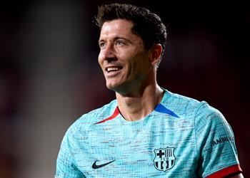 ليفاندوفسكي يوضح موقفه من الانتقال للدوري السعودي ويؤكد قبل برشلونة كنت آلة