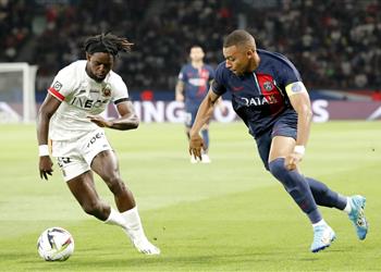 فيديو ثنائية مبابي لا تكفي باريس سان جيرمان يخسر أمام نيس في الدوري الفرنسي