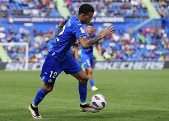 أوساسونا يواجه أزمة بعد هتافات جمهوره المسيئة ضد جرينوود