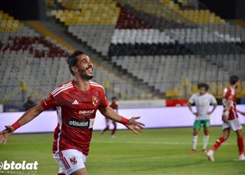 فيديو كريم فؤاد يسجل هدف الأهلي الرابع أمام المصري