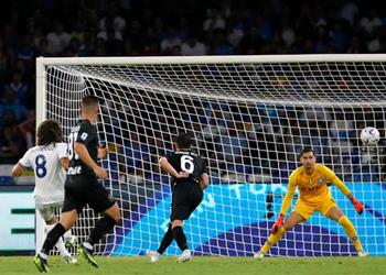 فيديو نابولي يسقط بثنائية أمام لاتسيو وأتالانتا يضرب مونزا بثلاثية في الدوري الإيطالي