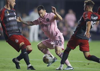 فيديو إصابة جديدة لـ ميسي إنتر ميامي يقسو على تورنتو برباعية في الدوري الأمريكي