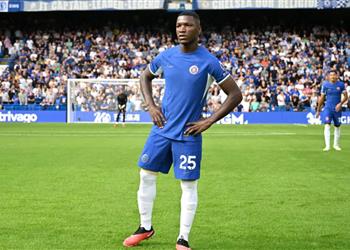 وكيل كايسيدو يعلن سبب انضمامه إلى تشيلسي بعد الاتفاق مع ليفربول