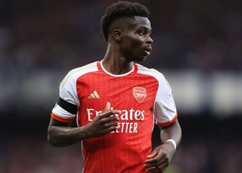 بوكايو ساكا يحقق رقم ا تاريخي ا مع آرسنال في الدوري الإنجليزي