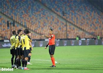 سمير عثمان لاعب الزمالك استحق الطرد أمام المقاولون العرب والأبيض له ضربة جزاء