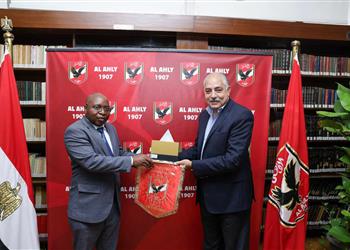 الأهلي يستقبل وزير الرياضة التنزاني لبحث سبل تعزيز التعاون بين الجانبين