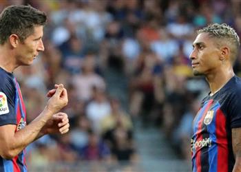 قائمة برشلونة لمباراة إشبيلية في الدوري الإسباني ليفاندوفسكي ورافينها في الهجوم