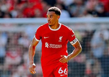 تقارير توضح مدة غياب أرنولد عن ليفربول بعد إصابته أمام أستون فيلا