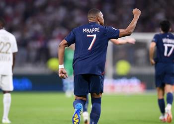 فيديو مبابي يسجل وباريس سان جيرمان يفوز برباعية ضد ليون في الدوري الفرنسي