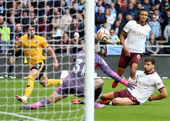 فيديو مانشستر سيتي يمنح هدية لـ ليفربول ويسقط بثنائية أمام ولفرهامبتون في الدوري الإنجليزي