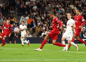 فيديو ماتيب يسجل هدف فوز توتنهام القاتل على ليفربول بالخطأ في مرماه