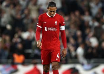 فان دايك يكشف كلمات كلوب للاعبي ليفربول بعد الهزيمة أمام توتنهام