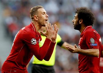 هندرسون تحدثت مع محمد صلاح بشأن الدوري السعودي