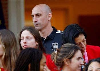 جيني هيرموسو تتقدم بشكوى جنائية ضد لويس روبياليس