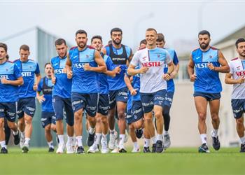 صور تريزيجيه يعود إلى تدريبات طرابزون سبور قبل مباراة بشكتاش