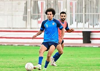 عمرو السيسي يؤدي تدريبات تأهيلية قبل مباراة الزمالك والسكة الحديد الودية