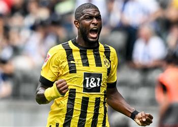 أنتوني موديست يرد عبر بطولات على أنباء اهتمام الأهلي بضمه