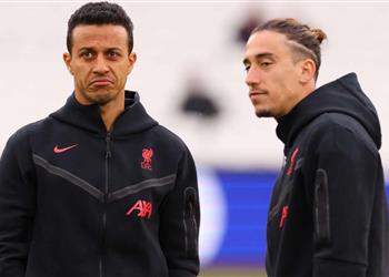 ذا أثلتيك لاعب ليفربول يقترب من تجديد عقده حتى 2027