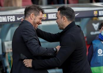 أتلتيكو مدريد ينافس برشلونة على لاعب مانشستر يونايتد المعار