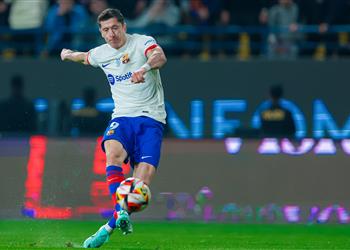 فيديو برشلونة يهزم أوساسونا ويضرب موعد ا مع ريال مدريد في نهائي كأس السوبر الإسباني