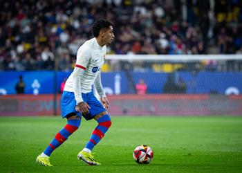 فيديو رافينها يغادر مباراة برشلونة وأوساسونا مصاب ا