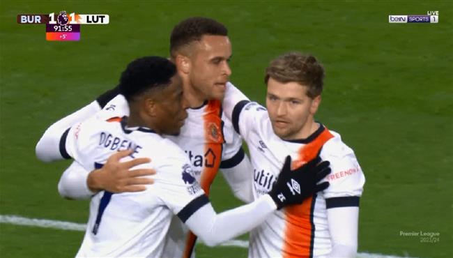 هدف تعادل قاتل للوتون تاون امام بيرنلي بالدوري الانجليزي