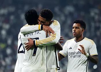 بالفيديو ريال مدريد يقسو على برشلونة برباعية ويتوج بكاس السوبر الإسباني