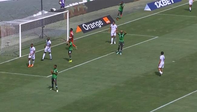 لاعب نيجيريا يهدر هدف محقق بطريقة غريبه امام غينيا الاستوائية