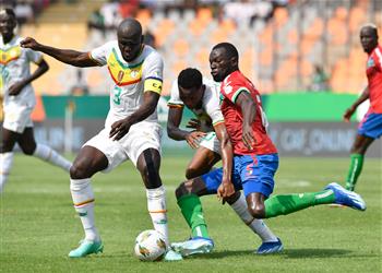 فيديو السنغال تبدأ الدفاع عن لقبها بثلاثية أمام جامبيا في كأس أمم إفريقيا