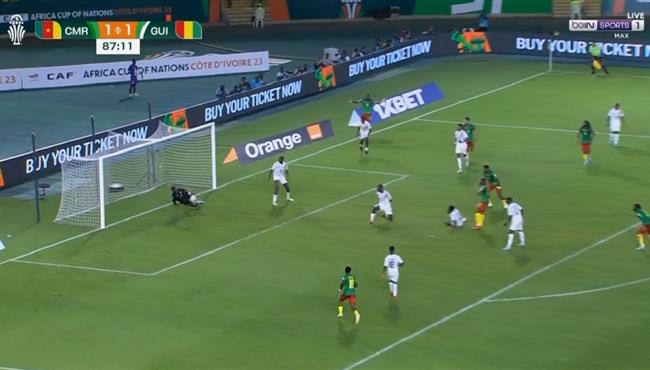 لاعب الكاميرون يهدر فرصة هدف امام غينيا بكأس امم افريقيا