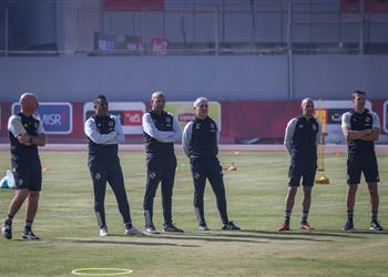 مران الأهلي كولر يجتمع بـ معاونيه وتطورات إصابة كوكا