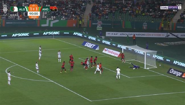 فرصة خطيرة من الجزائر علي مرمي انجولا في الوقت القاتل بكأس امم افريقيا