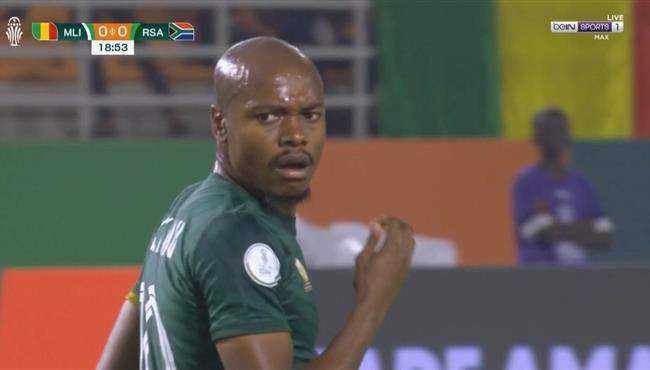 ركلة جزاء بيرسي تاو الضائعة في مباراة جنوب أفريقيا ومالي