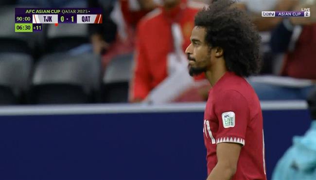 اكرم عفيف يهدر فرصة هدف امام طاجيكستان بكأس اسيا