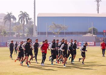 مران الأهلي كولر يجتمع مع اللاعبين والثنائي المصاب يواصل التأهيل