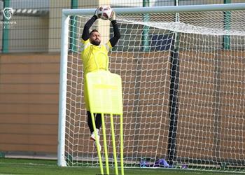 أحمد مدنية يوضح لـ بطولات ماذا فعل الحضري بعد تلقيه هدف ا في مباراة سوريا وأستراليا