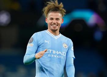 ناد إنجليزي يقف عائق ا أمام برشلونة في صفقة كالفين فيليبس